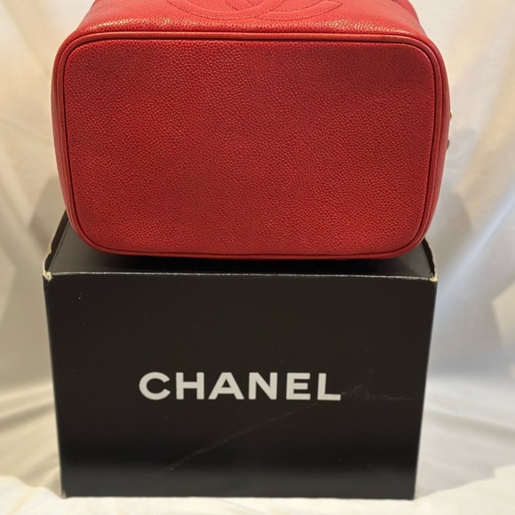CHANEL Vanity-Cosmetic Case/ Red Caviar - Picture 9 of 10